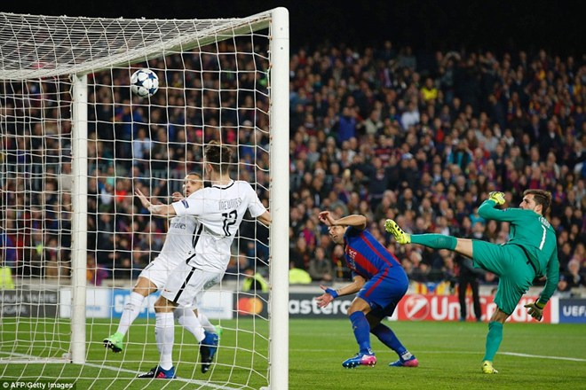  Suarez là người mở đầu cho chiến thắng của Barcelona. (Nguồn: AFP/Getty Images)