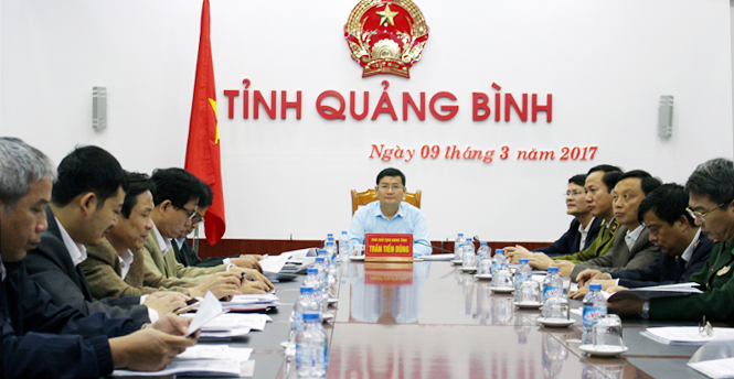 Đồng chí Trần Tiến Dũng, Tỉnh ủy viên, Phó Chủ tịch UBND tỉnh chủ trì hội nghị tại điểm cầu Quảng Bình.