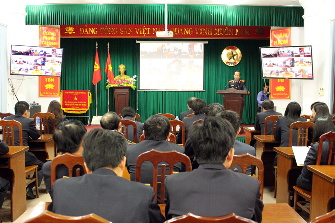 Hội nghị trực tuyến tại điểm cầu VKSND tỉnh.