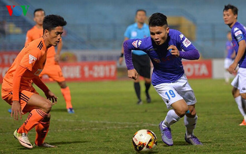  Nhờ sự can thiệp kịp thời của VFF, những sao trẻ của V-League 2017 như Quang Hải (19)... lại 