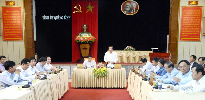 Đồng chí Hoàng Đăng Quang, Uỷ viên Trung ương Đảng, Bí thư Tỉnh ủy, Chủ tịch HĐND tỉnh phát biểu tại buổi làm việc.