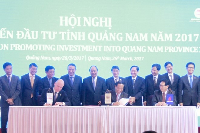Thủ tướng Nguyễn Xuân Phúc cùng lãnh đạo các Bộ, ngành chứng kiến Lễ ký kết thỏa thuận hợp tác, đầu tư giữa PVN, Tập đoàn Exxon Mobil. (Ảnh: PVN)