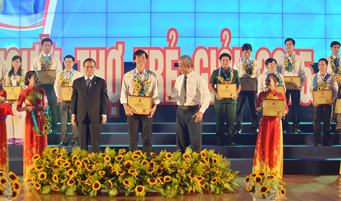 Phan Thanh Hà được trao giải thưởng “Người thợ trẻ giỏi” toàn quốc.