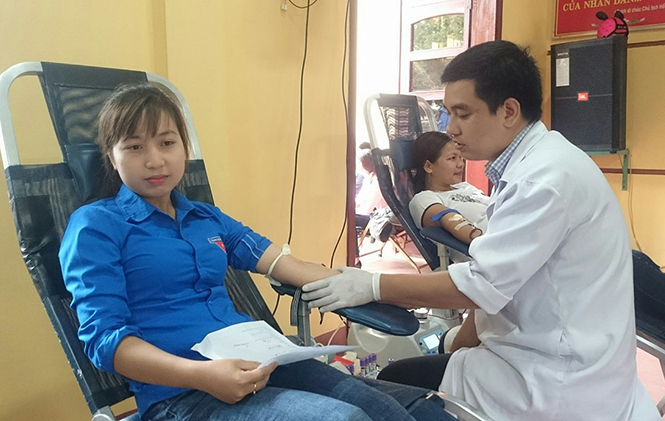 Lực lượng đoàn viên, thanh niên huyện Tuyên Hóa luôn tham gia tích cực trong các đợt hiến máu tình nguyện.