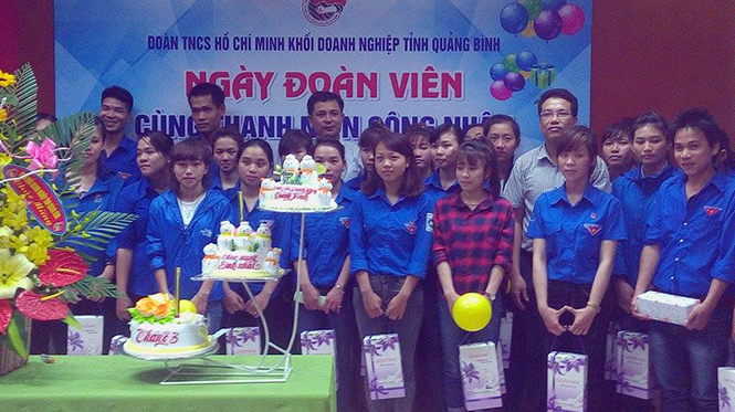 Tổ chức sinh nhật cho các đoàn viên, thanh niên lao động sinh vào tháng 3.