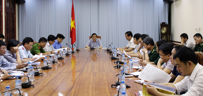 Đồng chí Nguyễn Xuân Quang, Ủy viên Ban Thường vụ Tỉnh ủy, Phó Chủ tịch Thường trực UBND tỉnh, Trưởng ban Chỉ đạo 389 tỉnh, phát biểu tại buổi làm việc.