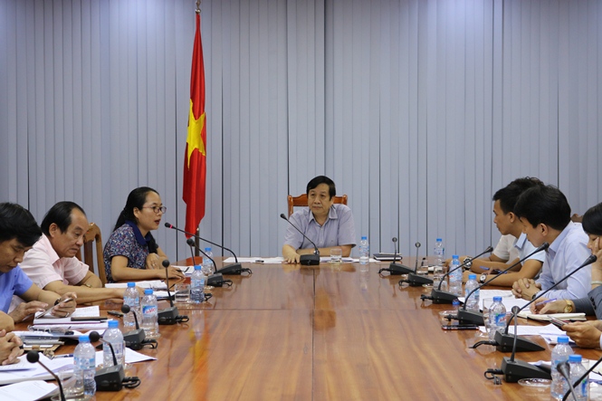   Đồng chí Nguyễn Xuân Quang, Ủy viên Ban Thường vụ Tỉnh ủy, Phó Chủ tịch Thường trực UBND tỉnh chủ trì buổi làm việc
