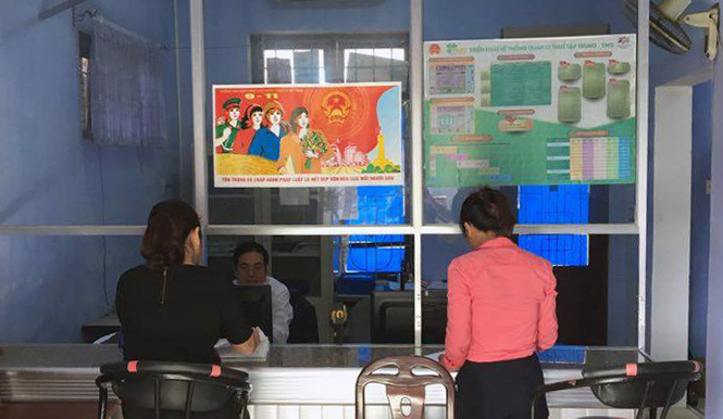 Chi cục Thuế huyện Quảng Ninh chú trọng cải cách thủ tục hành chính, tạo điều kiện thuận lợi cho người nộp thuế.