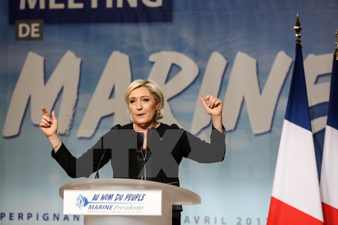 Ứng cử viên Tổng thống Pháp Marine Le Pen phát biểu trong một cuộc vận động tranh cử ở Perpignan ngày 15-4. (Nguồn: EPA/TTXVN)