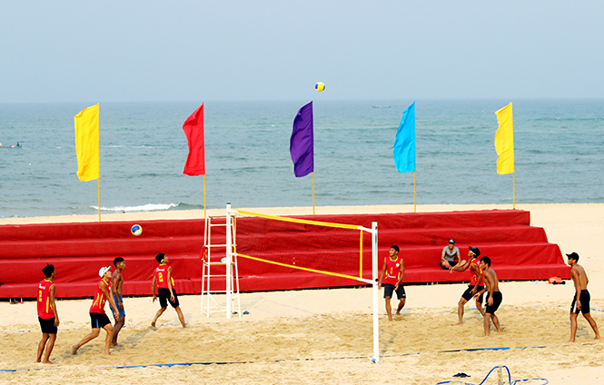 Các hoạt động thể thao góp phần tăng thêm sức hút cho bãi biển Quảng Bình.