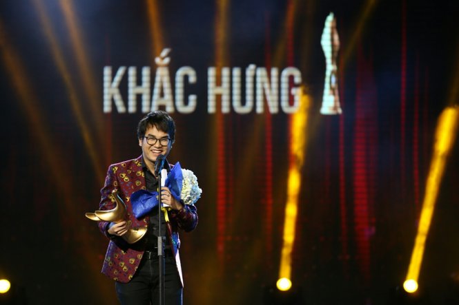  Nhạc sĩ Khắc Hưng nhận 2 giải: Nhạc sĩ của năm và Nhà sản xuất âm nhạc của năm - Ảnh: Gia Tiến