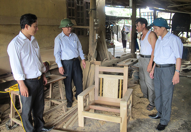 Ban Thường vụ Huyện ủy Quảng Trạch thực hiện công tác kiểm tra, giám sát tại Đảng bộ xã Quảng Tùng.