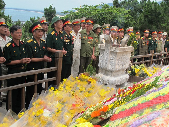 Dịp lễ năm nay, có khá đông những cựu chiến binh về dâng hương mộ Đại tướng
