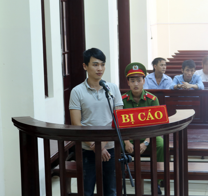  Bị cáo Lê Tuấn Vũ tại phiên tòa. 