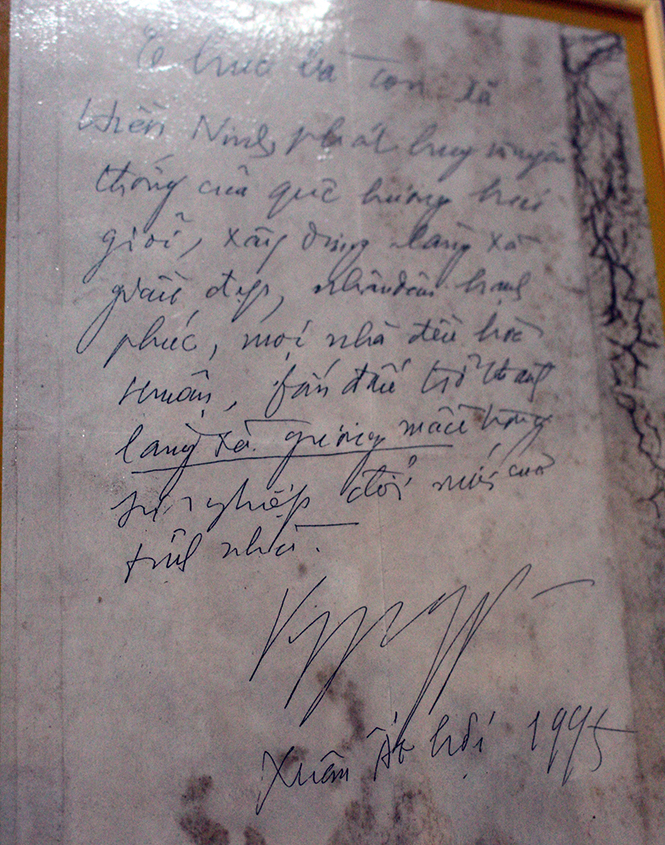 Bức thư của Đại tướng Võ Nguyên Giáp gửi Đảng bộ và nhân dân xã Hiền Ninh Tết Ất Hợi 1995.