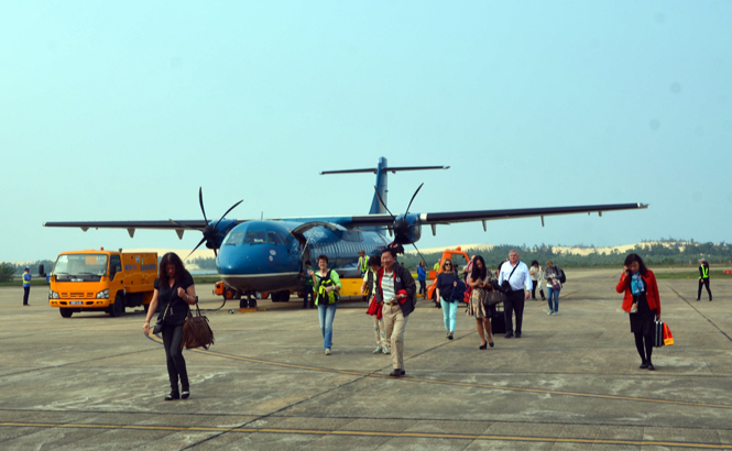 Vietnam Airlines-đơn vị đầu tiên mở đường bay Hà Nội-Đồng Hới.