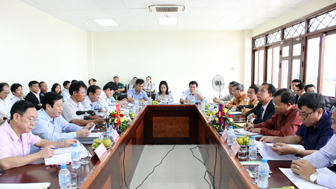 Toàn cảnh buổi làm việc giữa UBND tỉnh với Đoàn công tác liên ngành Việt-Lào.