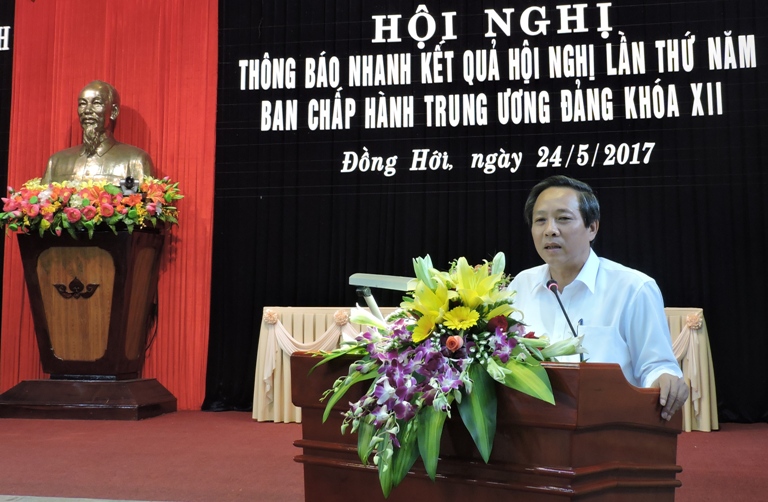 Đồng chí Bí thư Tỉnh ủy Hoàng Đăng Quang thông báo nhanh kết quả hội nghị lần thứ 5 (khóa XII)