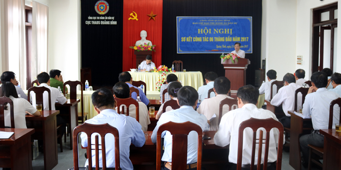 Đồng chí Nguyễn Tiến Hoàng, TUV, Phó Chủ tịch UBND tỉnh, Trưởng ban Chỉ đạo thi hành án dân sự tỉnh phát biểu tại hội nghị.