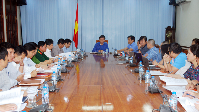 Đồng chí Nguyễn Hữu Hoài, Phó Bí thư Tỉnh ủy,Chủ tịch UBND tỉnh chủ trì buổi làm việc.