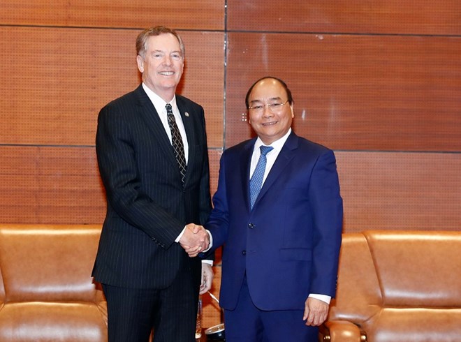 Thủ tướng Nguyễn Xuân Phúc tiếp Trưởng đại diện Thương mại Hoa Kỳ Robert Lighthizer thăm và làm việc tại Việt Nam. (Ảnh: Thống Nhất-TTXVN)