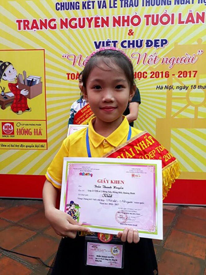 Em Trần Thanh Huyền giành giải nhất toàn quốc cuộc thi viết chữ đẹp “Nét chữ - Nết người”.