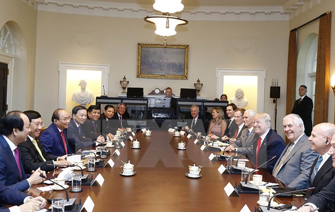 Thủ tướng Nguyễn Xuân Phúc hội đàm với Tổng thống Hợp chúng quốc Hoa Kỳ Donald Trump. (Ảnh: Thống Nhất/TTXVN)