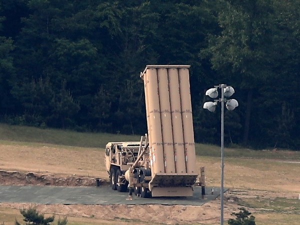 Hệ thống Phòng thủ tên lửa tầm cao giai đoạn cuối (THAAD) được triển khai tại Seongju, Hàn Quốc ngày 30-5. (Nguồn: YONHAP/TTXVN)