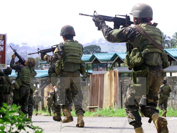 Binh sĩ Philippines trong chiến dịch truy quét phiến quân ở Lanao Del Sur ngày 25-5. (Nguồn: THX/TTXVN)
