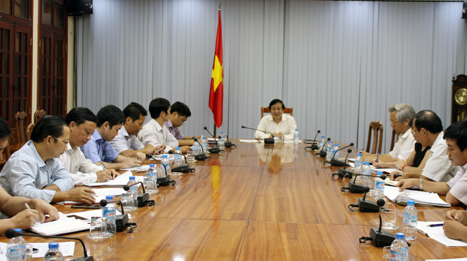 Đồng chí Nguyễn Xuân Quang, Ủy viên Thường vụ Tỉnh ủy, Phó Chủ tịch Thường trực UBND tỉnh phát biểu kết luận buổi làm việc.
