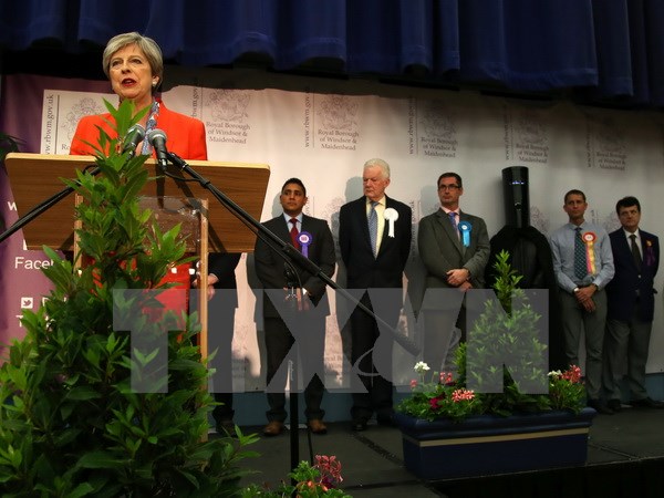 Thủ tướng Anh Theresa May phát biểu sau khi kết quả cuộc bầu cử Quốc hội được công bố. (Nguồn: AFP/TTXVN)