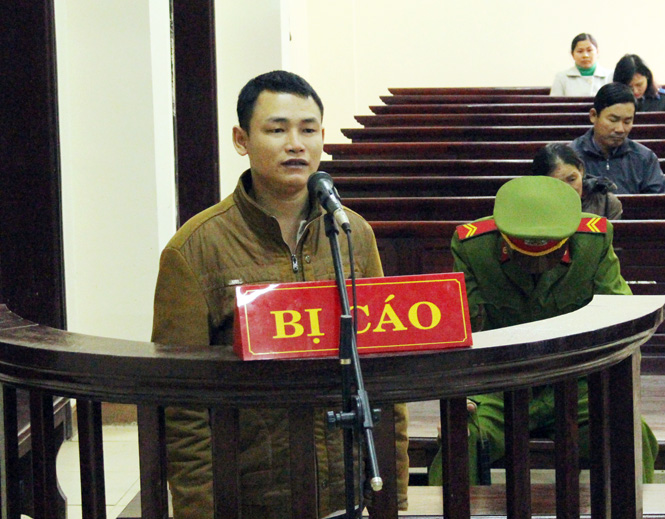 Đối tượng Nguyễn Xuân Huyên (SN 1987) bị đưa ra xét xử về tội Giết người. 