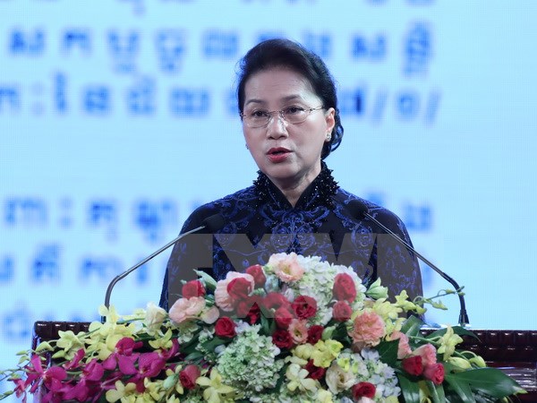 Chủ tịch Quốc hội Nguyễn Thị Kim Ngân đọc diễn văn tại buổi lễ. (Ảnh: Trọng Đức/TTXVN)