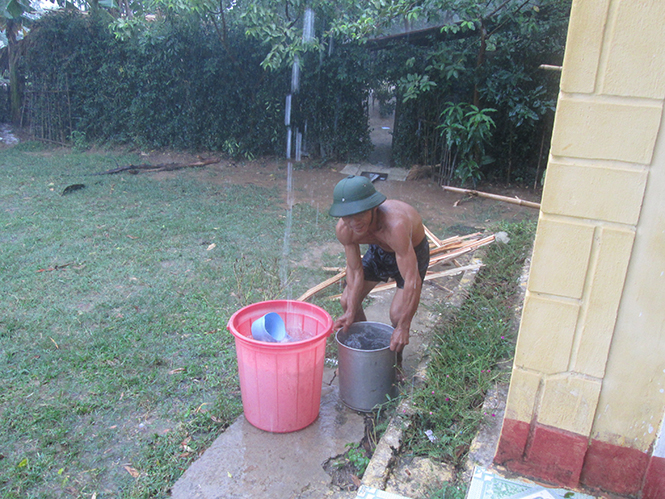  Thiếu nước sạch sinh hoạt, những cơn mưa đã trở thành nỗi mong mỏi của người dân Thuận Hóa (Tuyên Hóa).