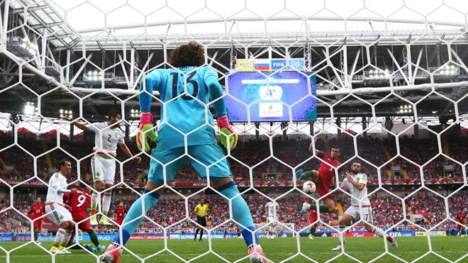  Pepe gỡ hòa 1-1 cho Bồ Đào Nha. (Nguồn: Getty Images)