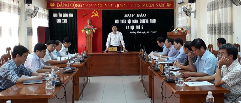  Đồng chí Phó Chủ tịch HĐND tỉnh Trương An Ninh phát biểu chỉ đạo buổi họp báo