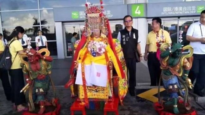  Tượng thần tại sân bay. (Nguồn: channelnewsasia.com)