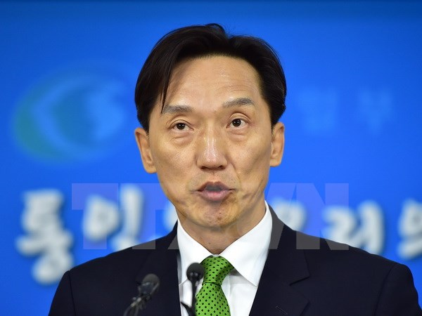 Người phát ngôn Bộ Thống nhất Hàn Quốc Lee Duk-Haeng tại một cuộc họp báo ở Seoul. (Nguồn: AFP/TTXVN)