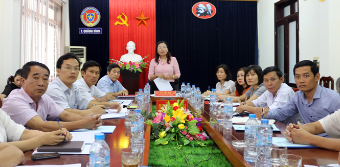 Đồng chí Nguyễn Thị Lài, TUV, Giám đốc Sở Tư pháp phát biểu tại hội nghị.