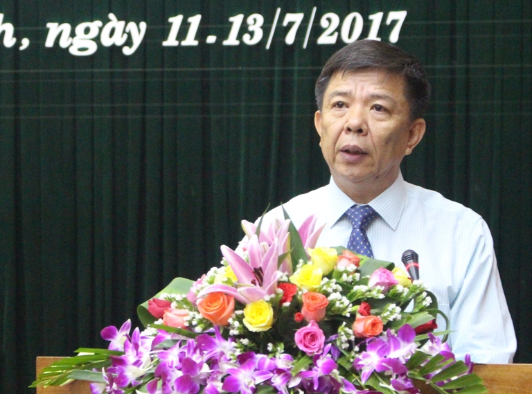 Đồng chí Chủ tịch UBND tỉnh Nguyễn Hữu Hoài báo cáo tình hình kinh tế - xã hội 6 tháng đầu năm và nhiệm vụ trọng tâm 6 tháng cuối năm 2017
