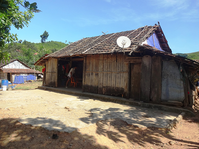 Những ngôi nhà lụp xụp, tạm bợ như thế này ở Bồng Lai chiếm đến khoảng 35%.