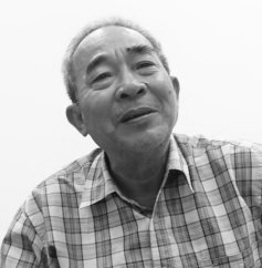  Ông Chế Trung Hiếu, người cùng KTS Nguyễn Xuân Thắng tìm ra manh mối về khu mộ liệt sĩ ở sân bay Biên Hòa - Ảnh: H.M