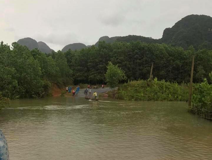Ngầm Lạc Thiện ở xã Tân Hóa bị ngập sâu