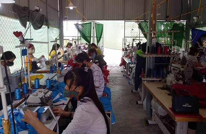 Cơ sở của anh Nguyễn Văn Toàn đã giải quyết việc làm cho khoảng 30 công nhân tại địa phương.
