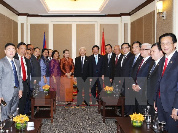 Tổng Bí thư Nguyễn Phú Trọng với các đại biểu. (Ảnh: Trí Dũng/TTXVN)