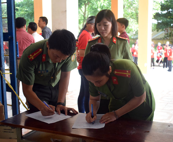 Cán bộ, chiến sỹ Công an tỉnh đăng ký hiến máu nhân đạo trong ngày hội