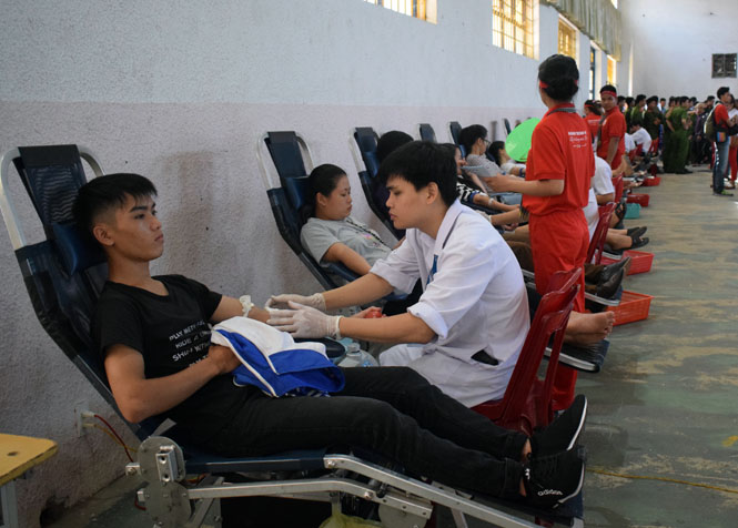 Ngày hội hiến máu đã thu hút trên 1.200 người tham gia