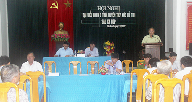 Đồng chí Hoàng Đăng Quang, Ủy viên Trung ương Đảng, Bí thư Tỉnh ủy, Chủ tịch HĐND tỉnh giải trình những kiến nghị, thắc mắc của cử tri.