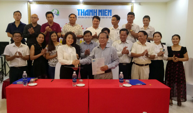 Hiệp hội Du lịch Quảng Bình và đại diện Báo Thanh Niên tại miền Trung ký Biên bản hợp tác truyền thông, quảng bá du lịch Quảng Bình.