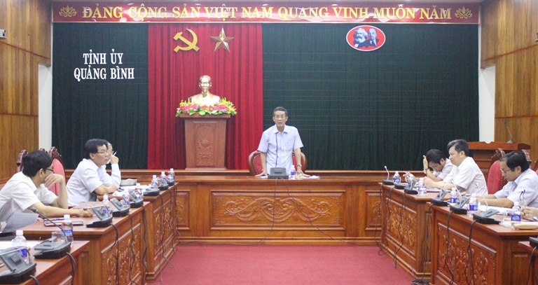   Đồng chí Trần Công Thuật, Phó Bí thư Thường trực Tỉnh ủy, Trưởng Ban Chỉ đạo thực hiện QCDC ở cơ sở tỉnh phát biểu kết luận hội nghị